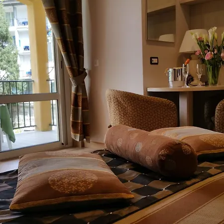 Flora 3* Stresa