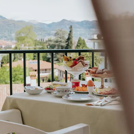Hotel Flora 3*