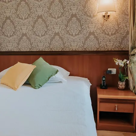 Hotel Flora Stresa