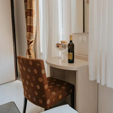 Flora Hotel 3*