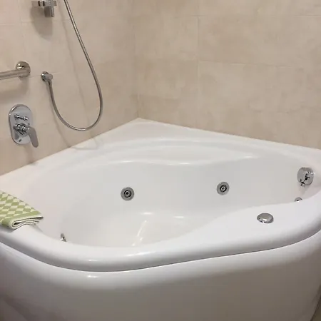 Hotel Flora
