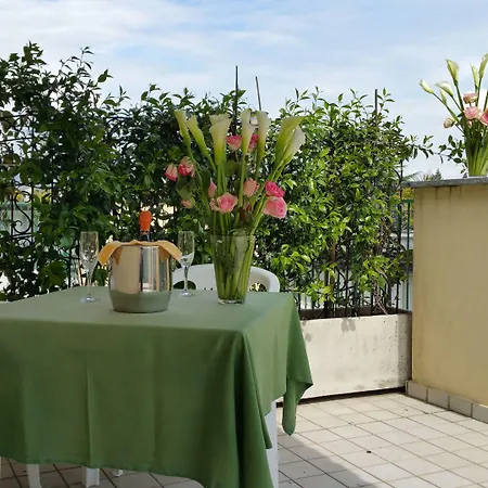 Ξενοδοχείο Flora