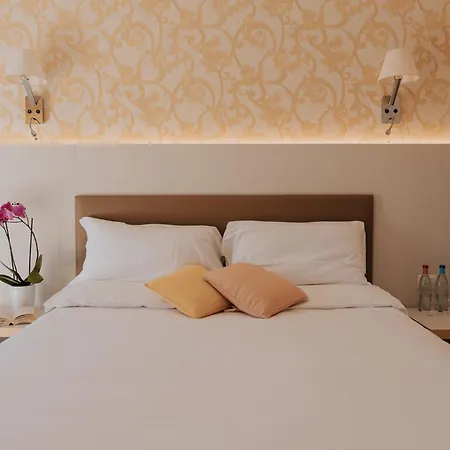 Flora Ξενοδοχείο