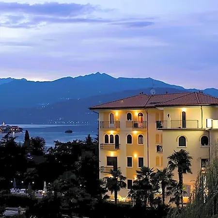 Flora 3* Stresa