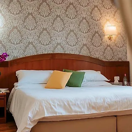 Flora Hotel Stresa
