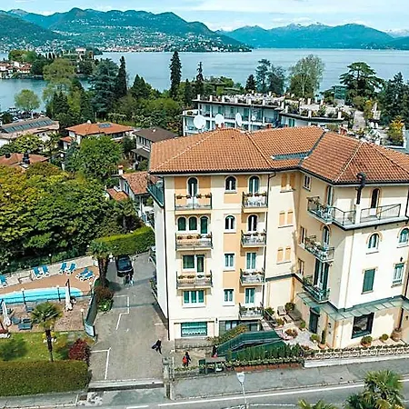 Flora Hotel 3*