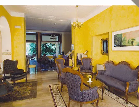 Hotel Flora 3*