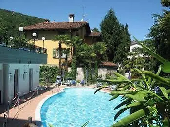 Flora Hotel 3*