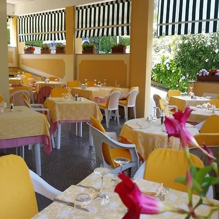 Flora 3* Stresa