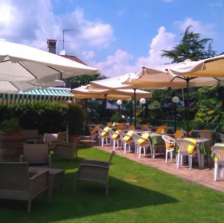 Flora 3* Stresa