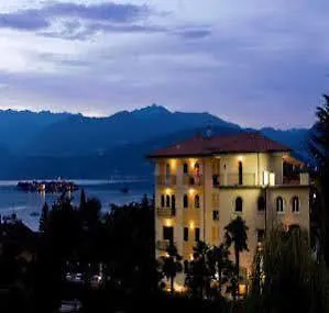 Flora Hotel 3*