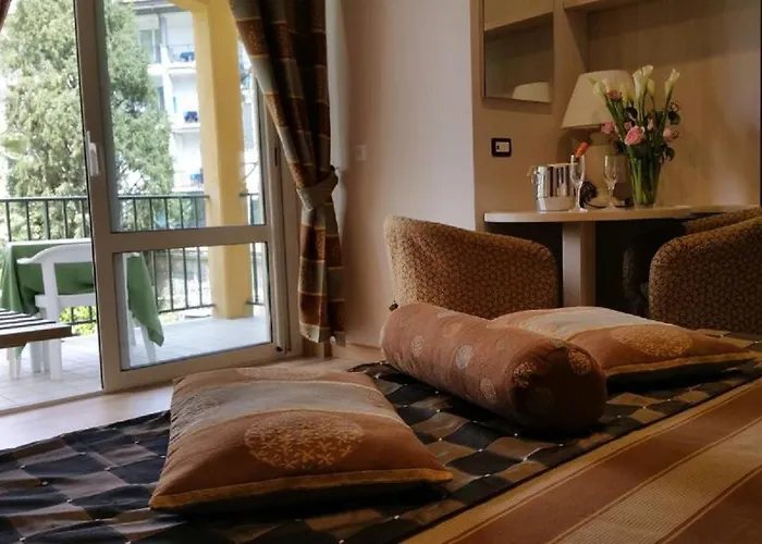 Ξενοδοχείο Flora Στρέσα