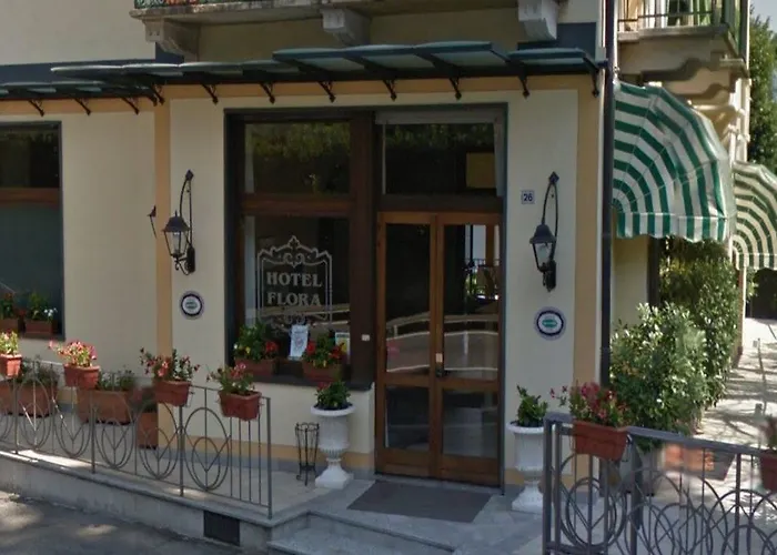 מלון Flora