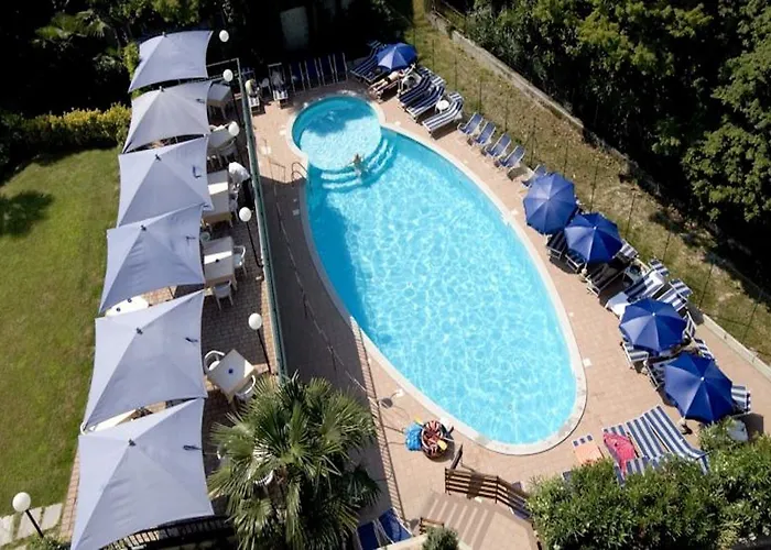 Flora מלון סטרסה